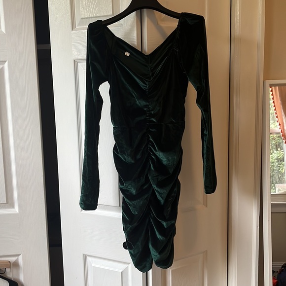 Shein green velvet ruched dress - Picture 4 of 6